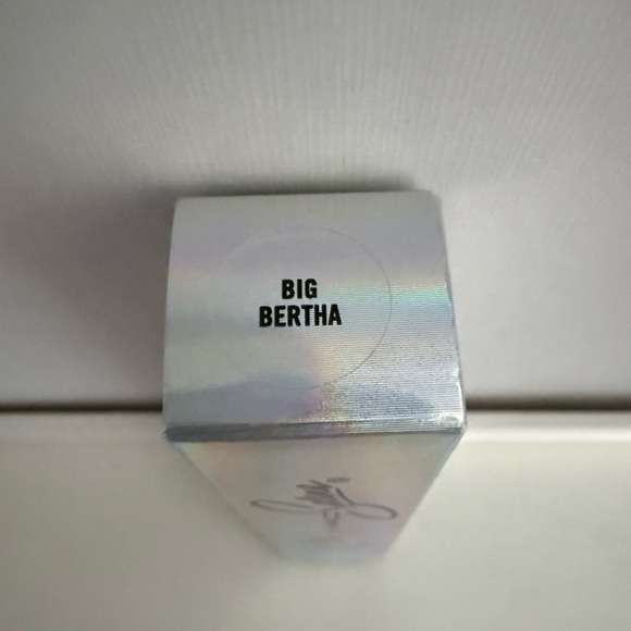 (BNIB)Selena Big Berta liquid lipstick. MAC cosmetics. - Picture 3 of 3